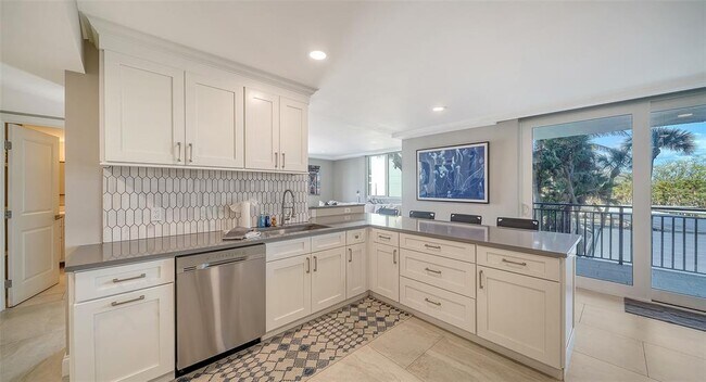 Building Photo - 4822 Ocean Blvd