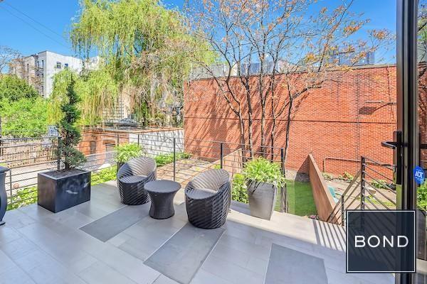 Building Photo - TURN KEY HARLEM TOWNHOUSE FOR RENT