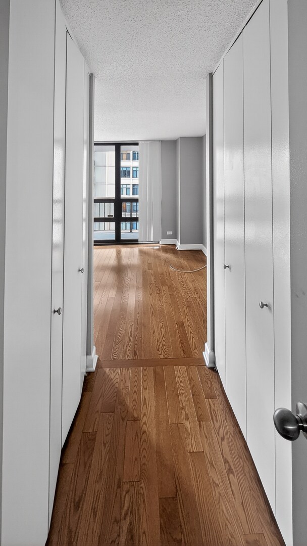 Building Photo - 10 E Ontario St