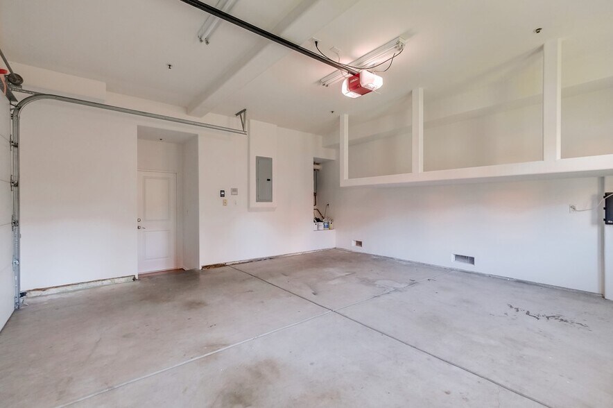 Building Photo - 1902 Marshallfield Ln