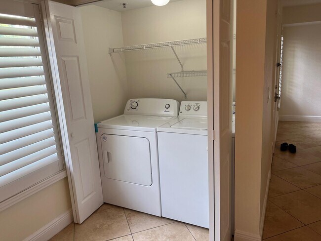 Building Photo - 103 Yacht Club Way