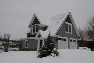 Building Photo - 411 Cardinal Dr