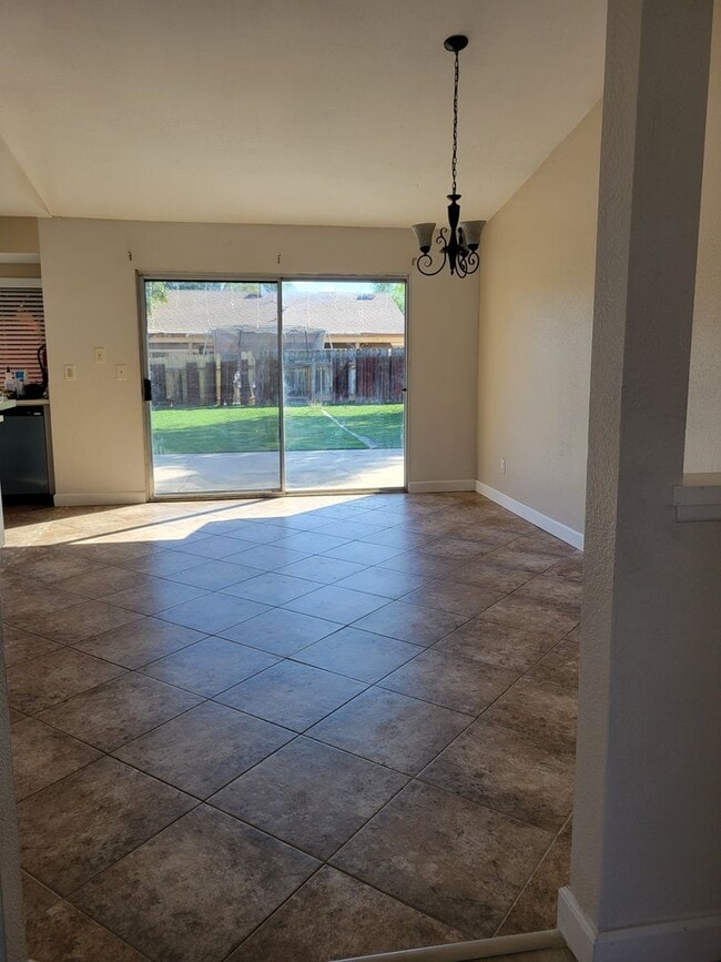 Building Photo - Home in a Quiet Neighborhood in Moreno Valley