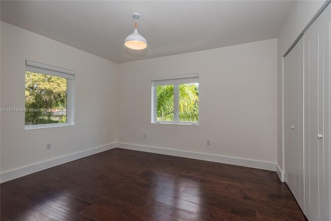 Building Photo - 640 Puerta Ave