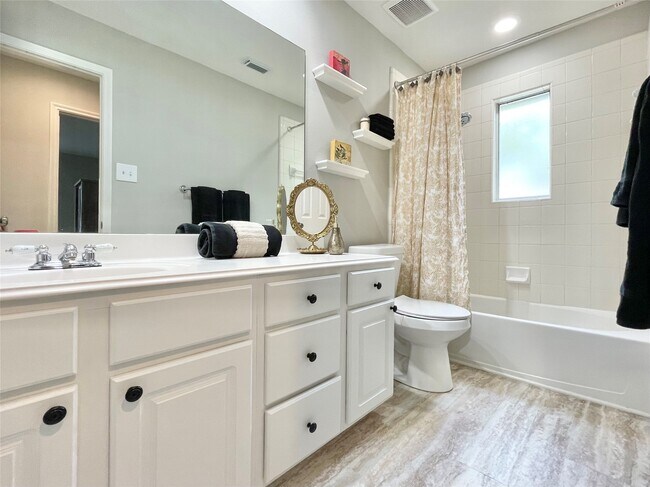 Building Photo - 46 Flickering Sun Ct