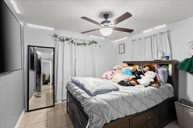 Building Photo - Charming Updated 3-Bedroom Home — Prime Daytona Location!