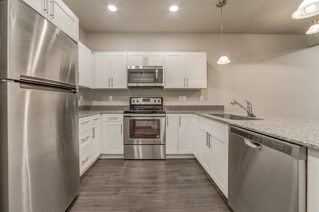 Building Photo - 614 E 230 N