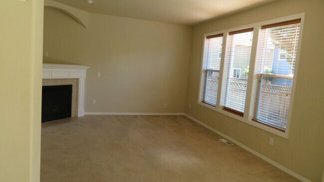 Building Photo - 7125 Axis St SE