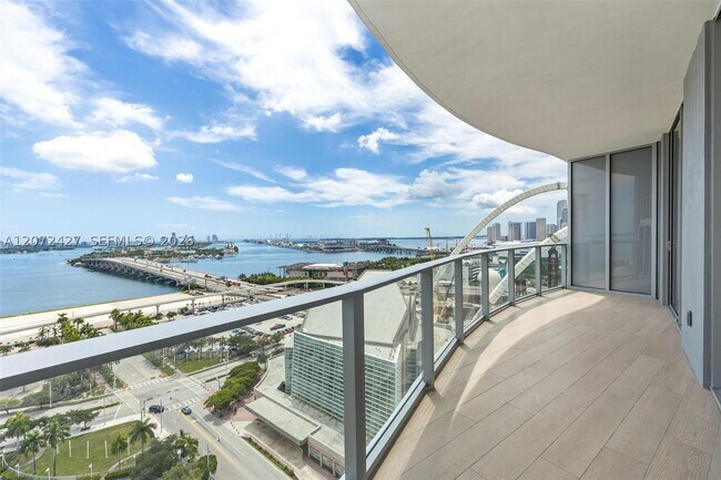 Building Photo - 1400 Biscayne Blvd