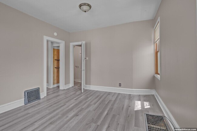 Building Photo - 1016 N Union St