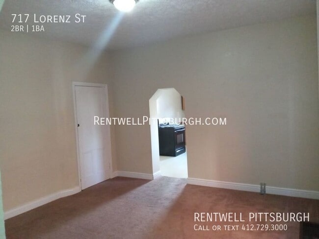 Building Photo - 717 Lorenz Ave