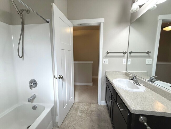 Building Photo - AVAILABLE JULY 1ST | 3 BED | 2.5 BATH | $2,295/MO