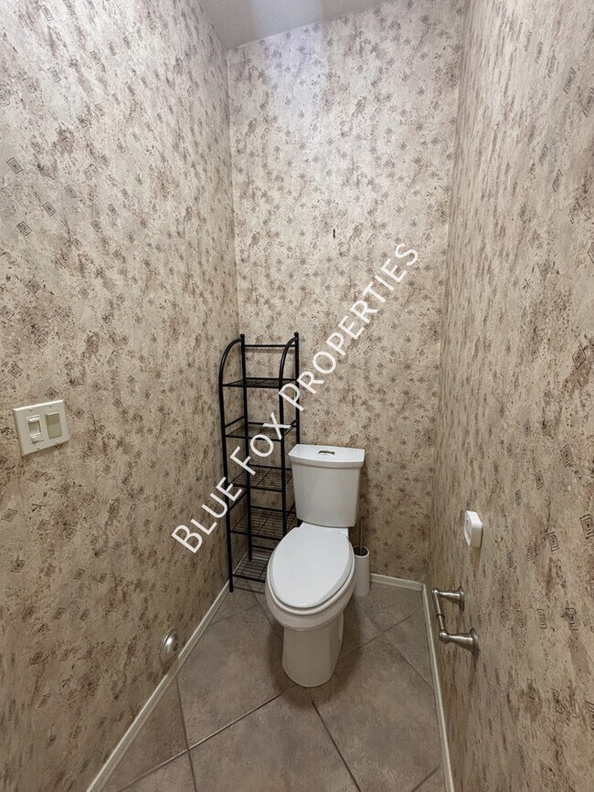Building Photo - 9511 E Briana Ln