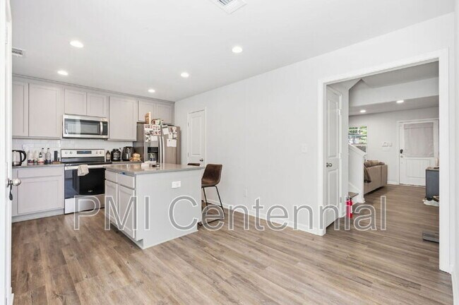 Building Photo - 1120 Wedgewood Dr NW