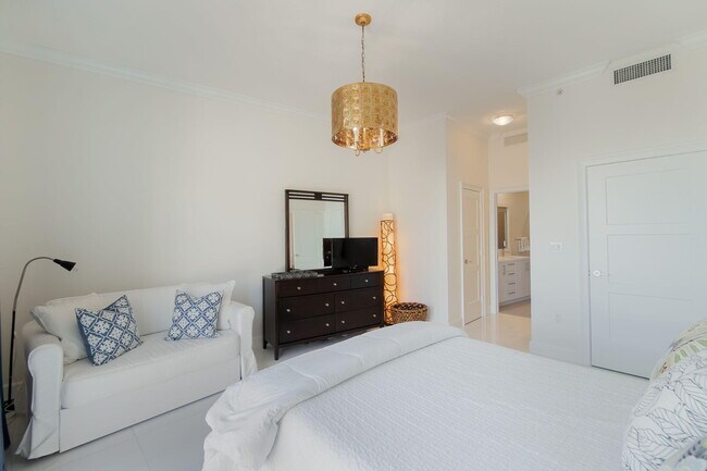Building Photo - 550 Okeechobee Blvd