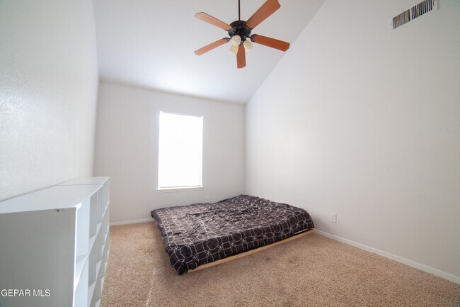 Building Photo - 13260 Emerald Creek Dr