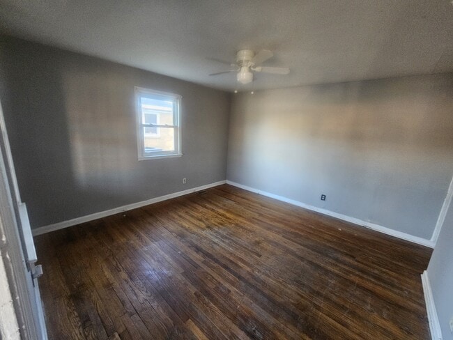 Building Photo - 307 Best St