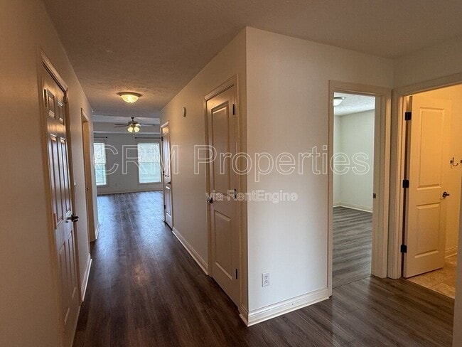 Building Photo - 3182 Morrow Dr