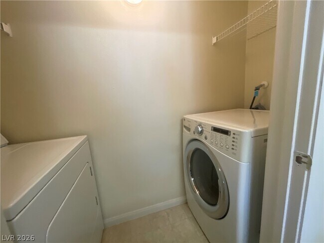 Building Photo - 8000 W Badura Ave