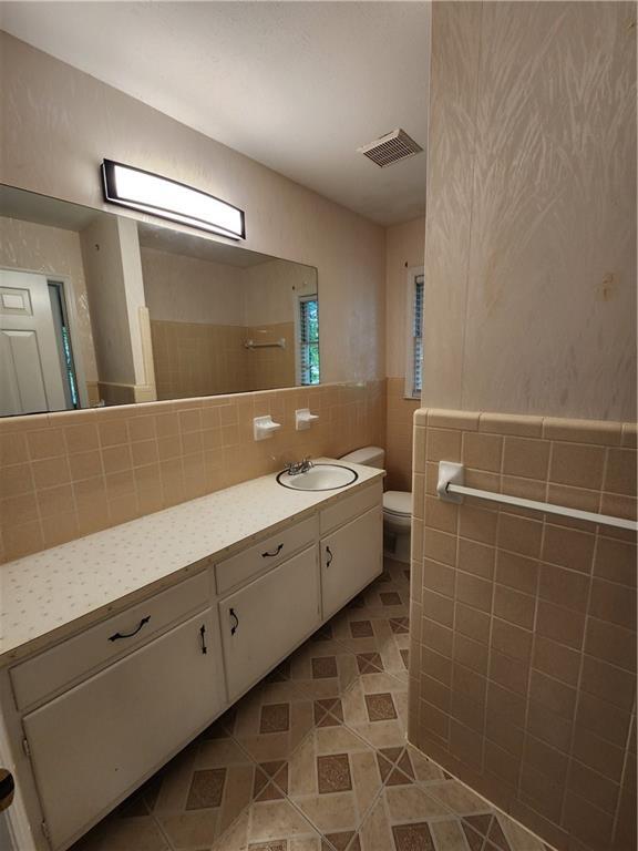 Building Photo - 2755 Beverly Hills Dr