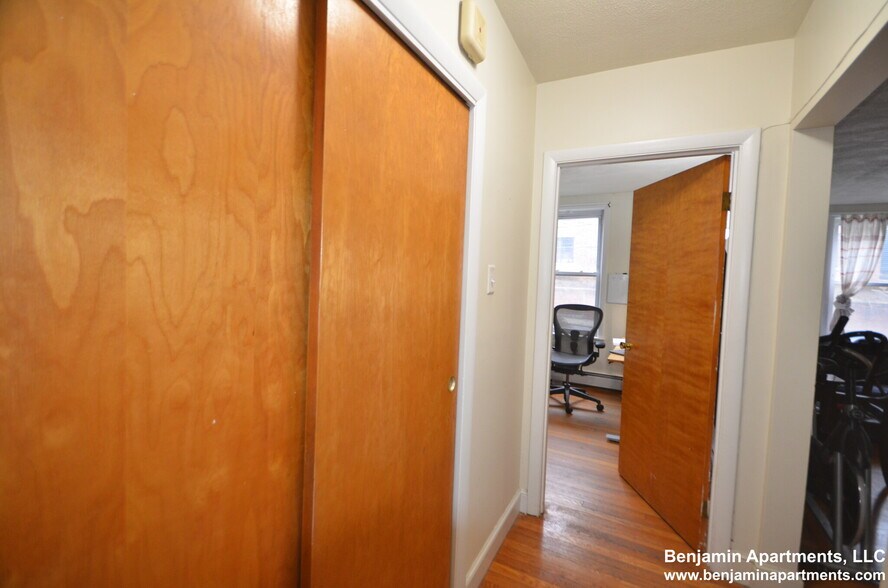 Building Photo - 316 Tappan St