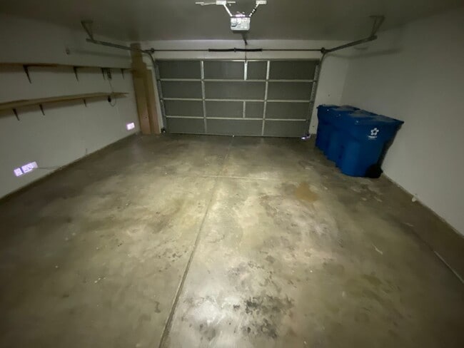 Building Photo - 3 bed/2 bath home located in Summerlin