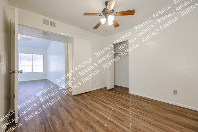 Building Photo - 14838 N 24th Dr