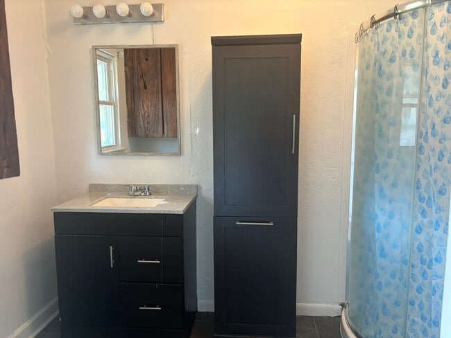 Building Photo - 121 St Landry St