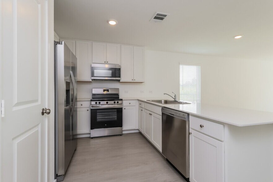 Building Photo - 16006 Tallis Dr