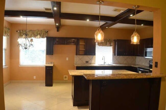 Building Photo - 12360 Hart Crest
