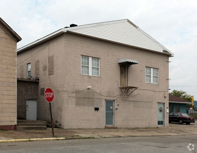 Building Photo - 931 7th St