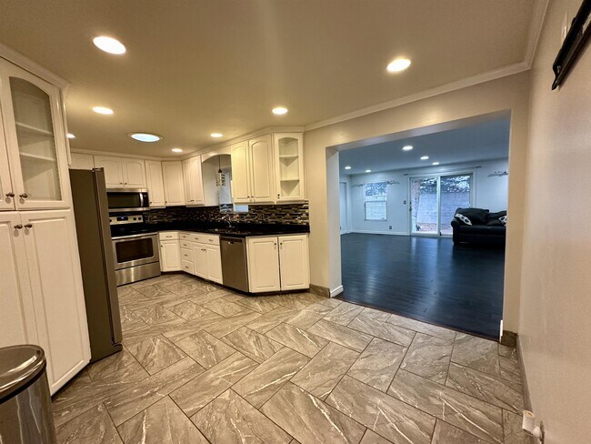 Building Photo - 3560 S Cochise Dr