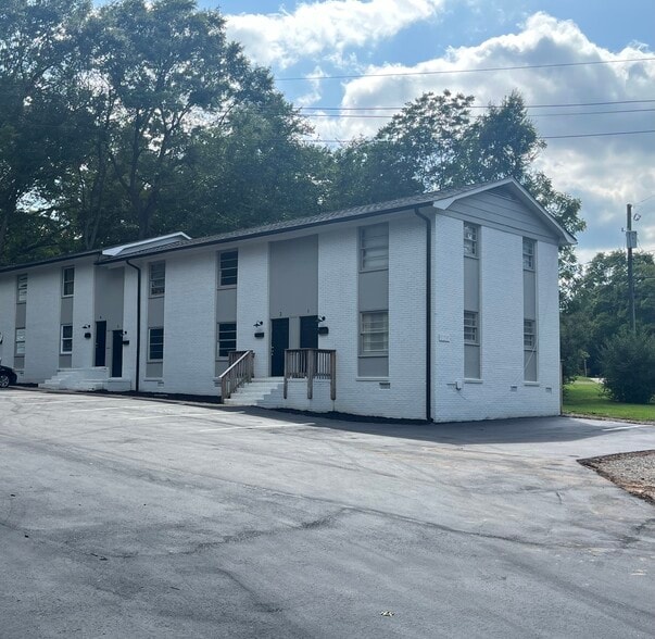 NEWLY RENOVATED UNITS - Glendale Apartments