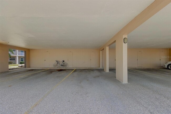 Building Photo - 10215 Regal Dr
