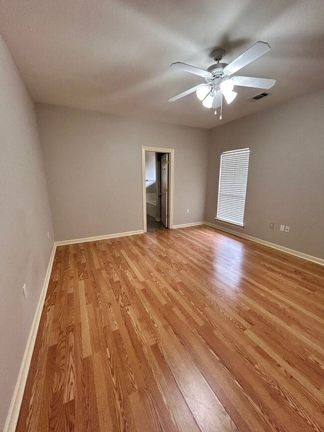 Building Photo - GREAT 3BR HOME IN LSU AREA!