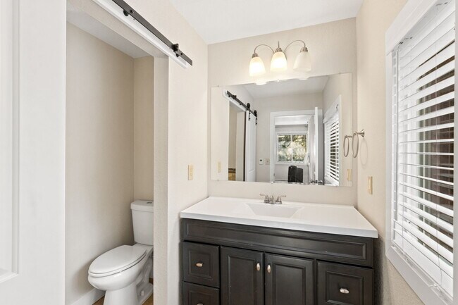 Building Photo - 2407 Virgo Dr