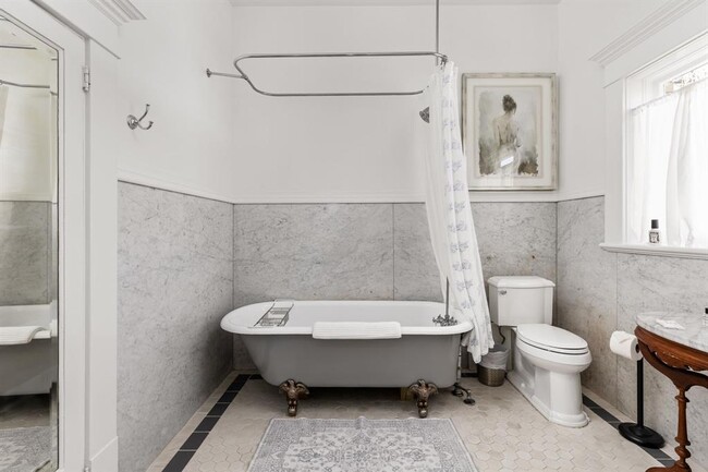 Building Photo - 201 Ramona St