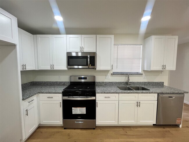 Building Photo - 3538 Orange Grove Dr