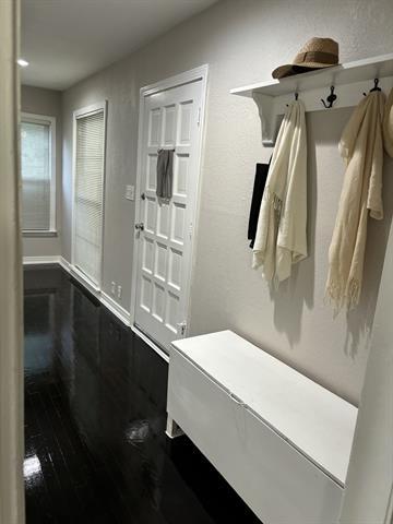 Building Photo - 1827 Keneipp Rd