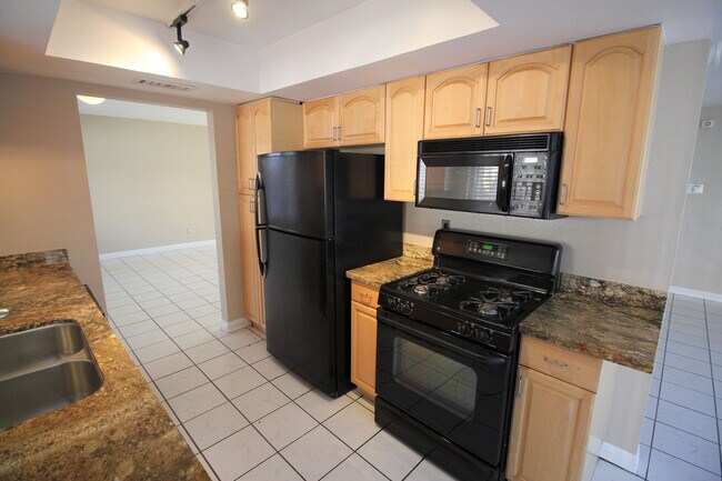 Building Photo - Gorgeous 3Bed/2.5Bath/Pool/Spa, 2-Story Home located in the NW part of the valley