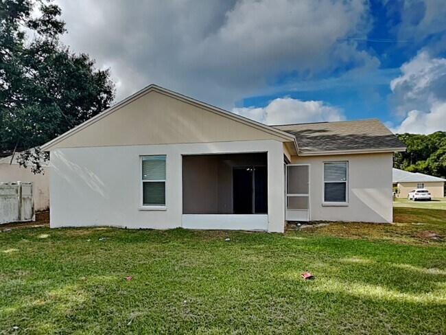 Building Photo - 160 Kings Pond Ave