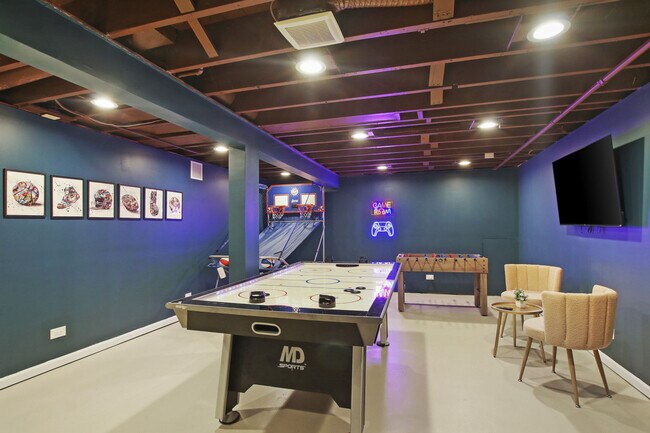 Building Photo - 207 N Beverly St