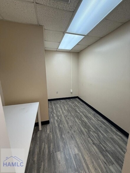Building Photo - 111 Colonial Way