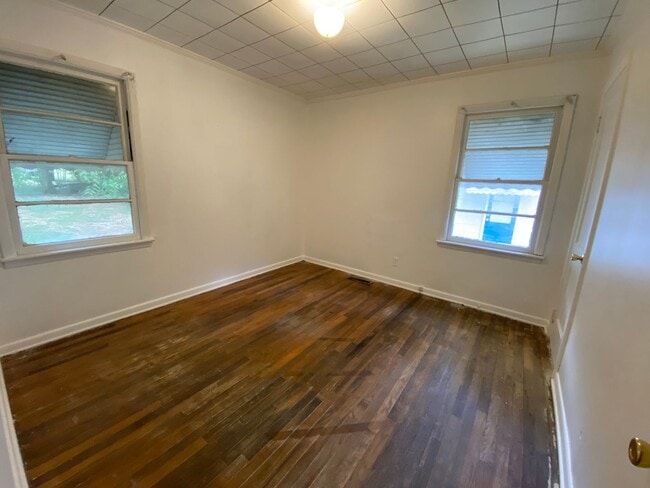 Building Photo - 2 Bedroom, 1 Bath Home in East Rome!