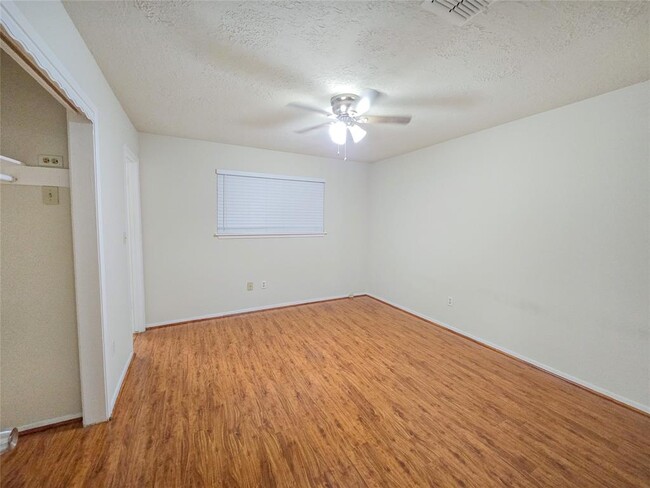 Building Photo - 13115 High Star Dr