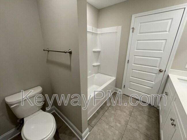 Building Photo - 3099 Venetian Dr