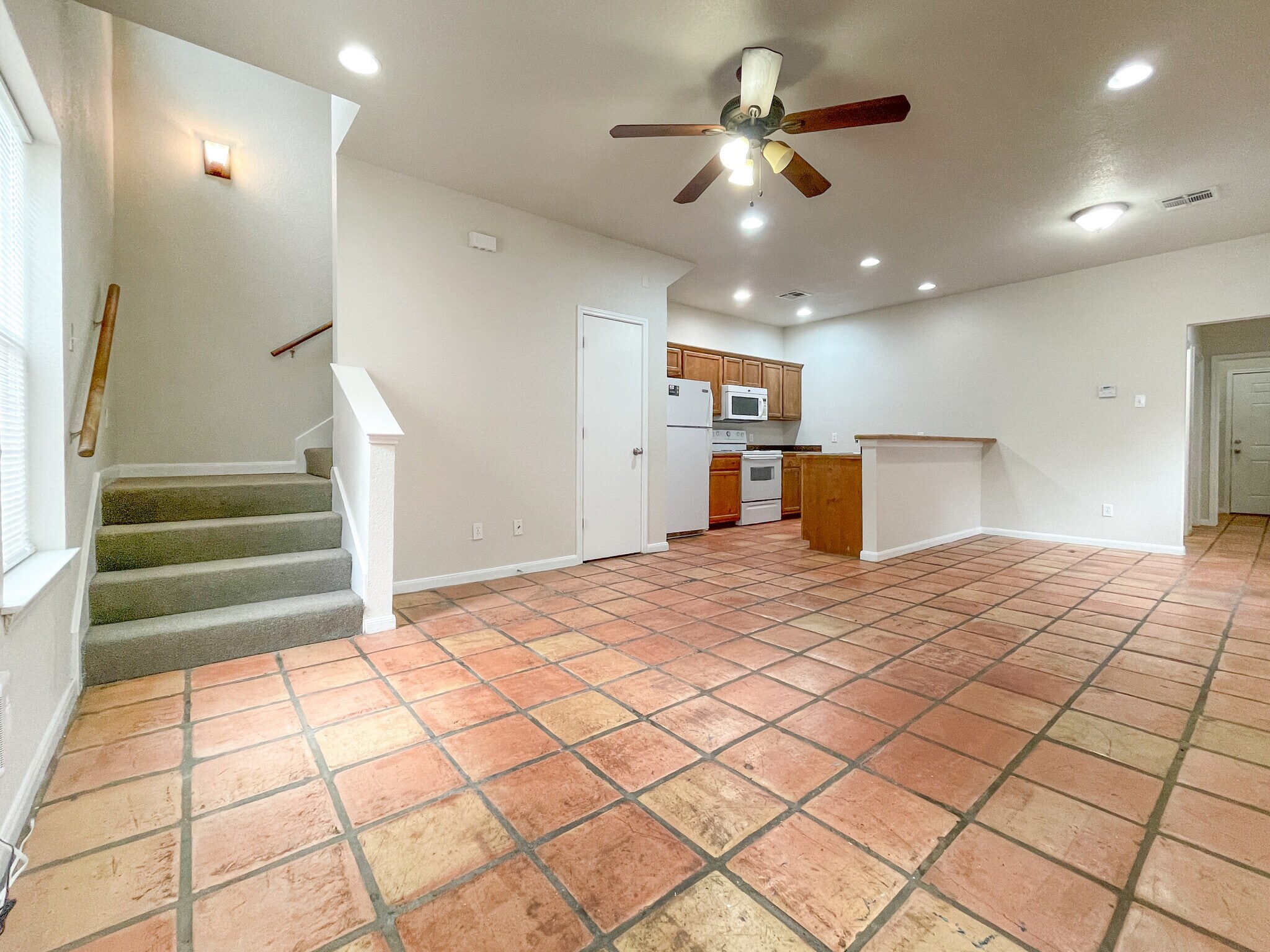 Building Photo - 506 3rd St
