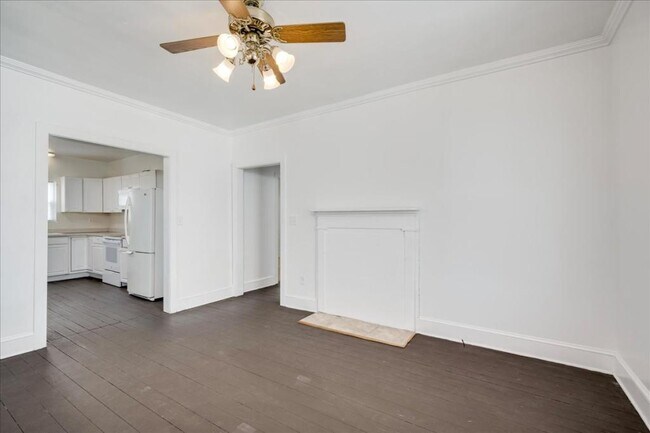 Building Photo - 1606 Broad St