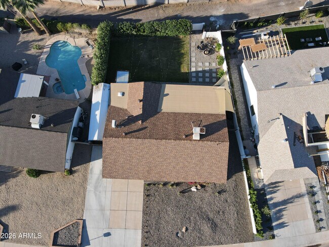 Building Photo - 2200 N Los Altos Dr