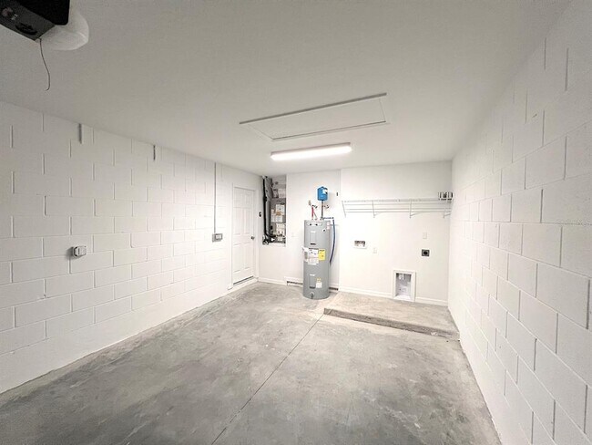 Building Photo - 111 Rolling Sands Dr